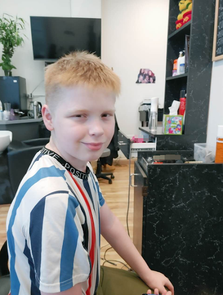 Yan's Hair Salon（华华发廊） 3