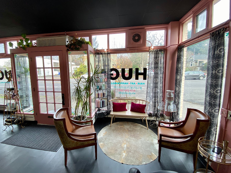 Hug Salon 3