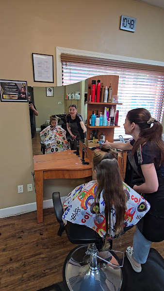 Lucy's Hair Salon 3