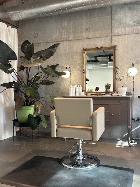 Little Saint Salon 5