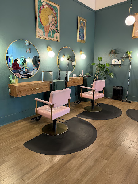 Dreamboat Salon 5