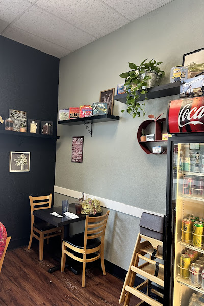 Lunch Box Cafe & Deli 4