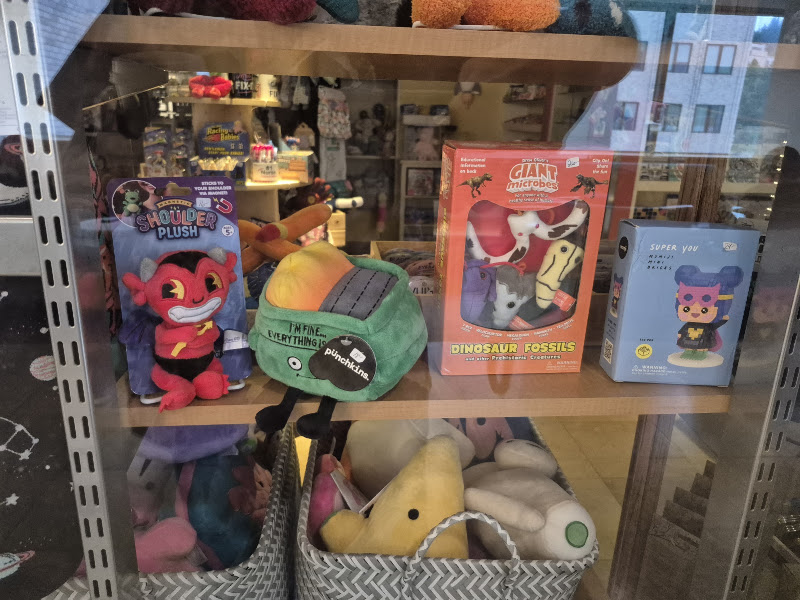 Treasures Gift Shop at OHSU 3