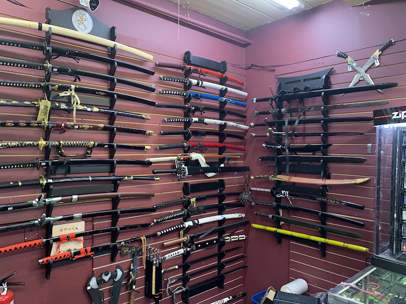 Highlander Knives Swords ETC 2