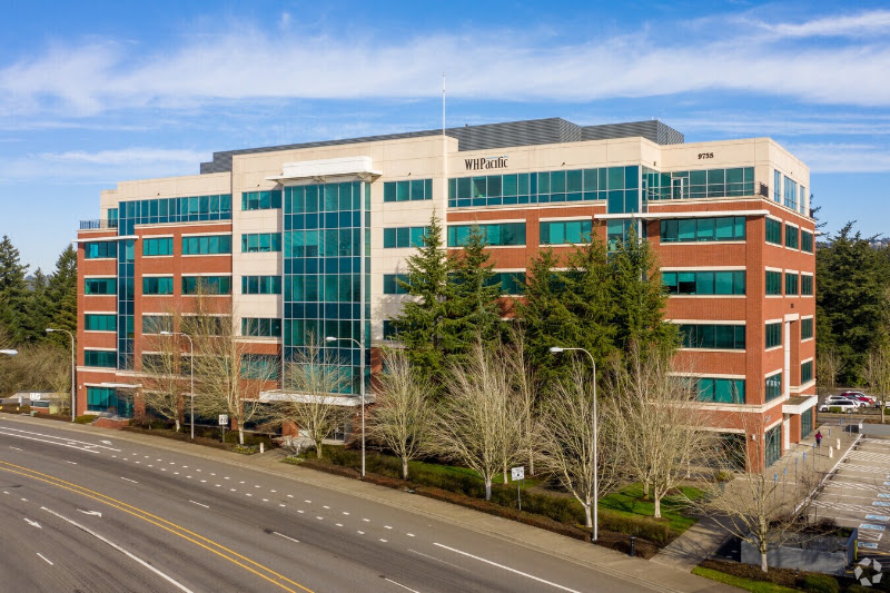 Steven Tran, Oregon & Washington Real Estate Agent 3