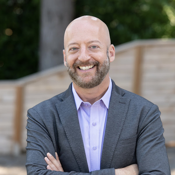 Yascha Noonberg, Real Estate Broker - Living Room Realty