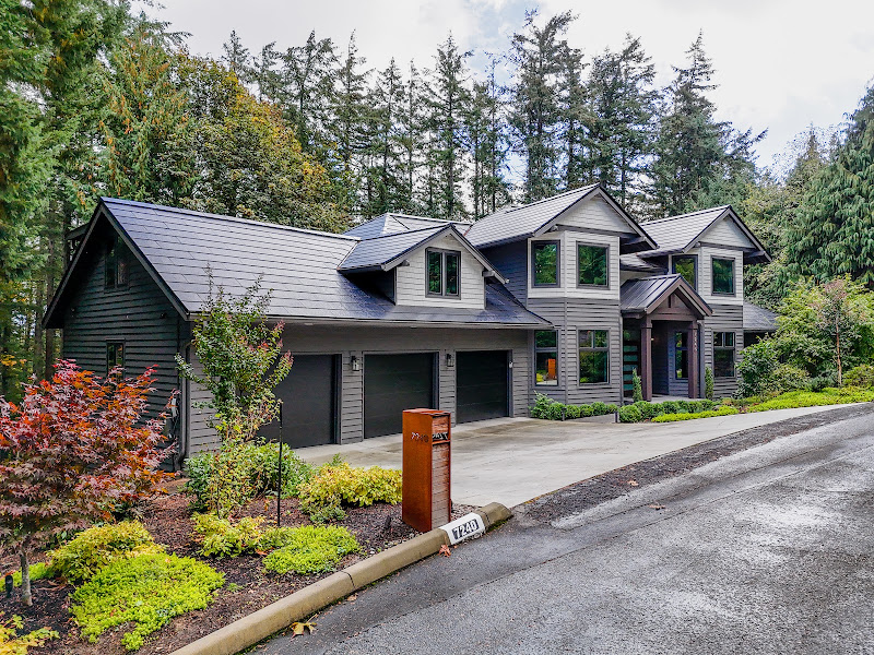 Yascha Noonberg, Real Estate Broker - Living Room Realty 5