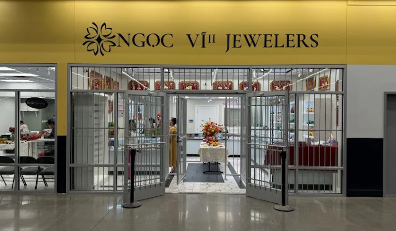 Ngoc Vi II Jewelers inside Hong Phat Super Center 2