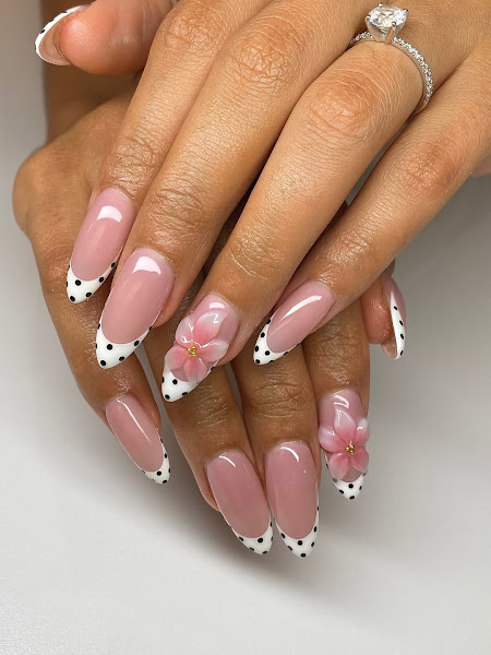 Venus and Mars Nails Lounge 2