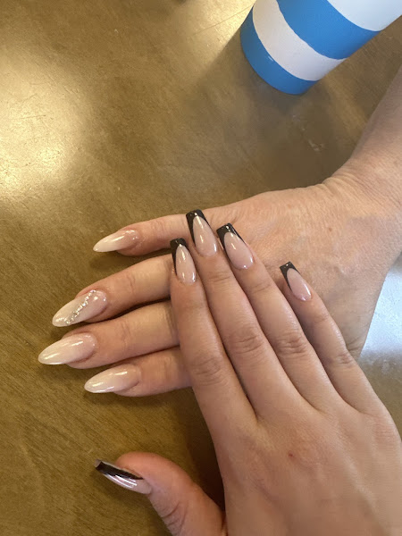 Vivid Nails 1