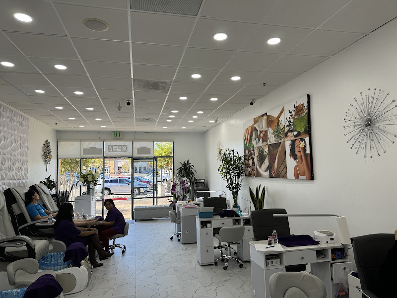 Vivid Nails 3