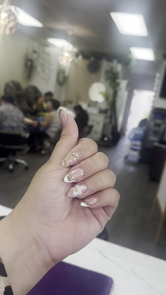 Eva Nails 2