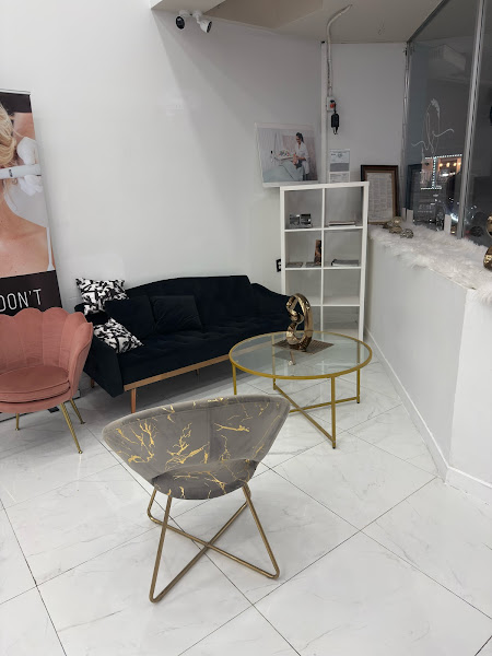 Salon Lounge 3