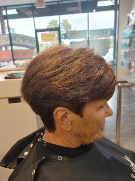 Hair International SD Salon 4