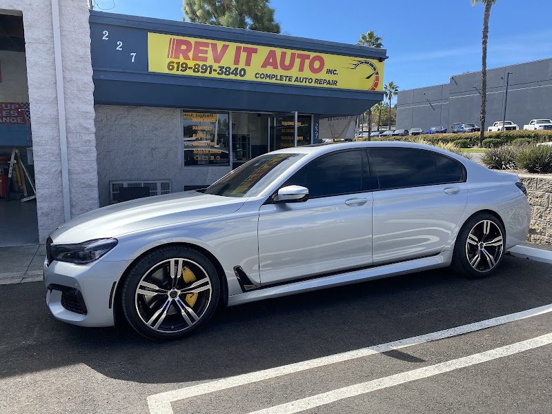 REV IT AUTO REPAIR 1