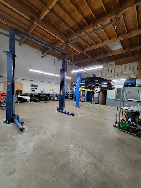 Grease Monkey Garage 1