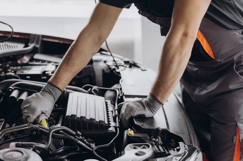 THE MOBILE MECHANIC 1