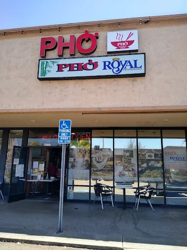 Pho Royal 1