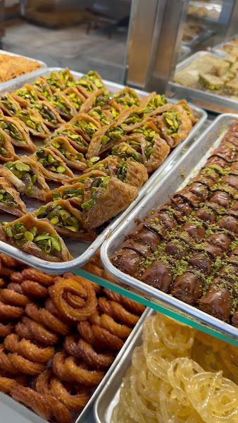 Alhamdani Sweets and Dessert 3
