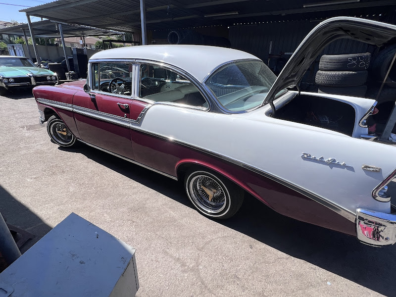Luis & Sons Car Audio & Auto body 4