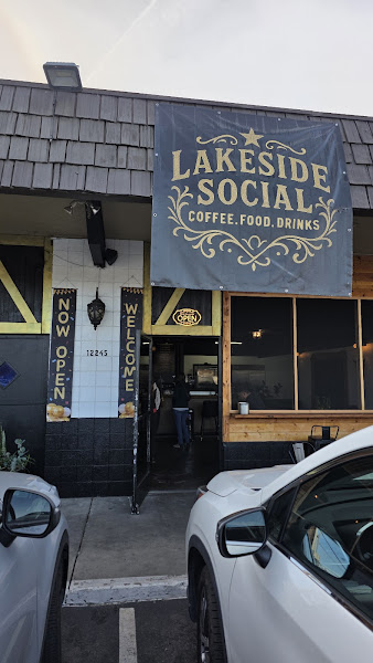 Lakeside Social 1