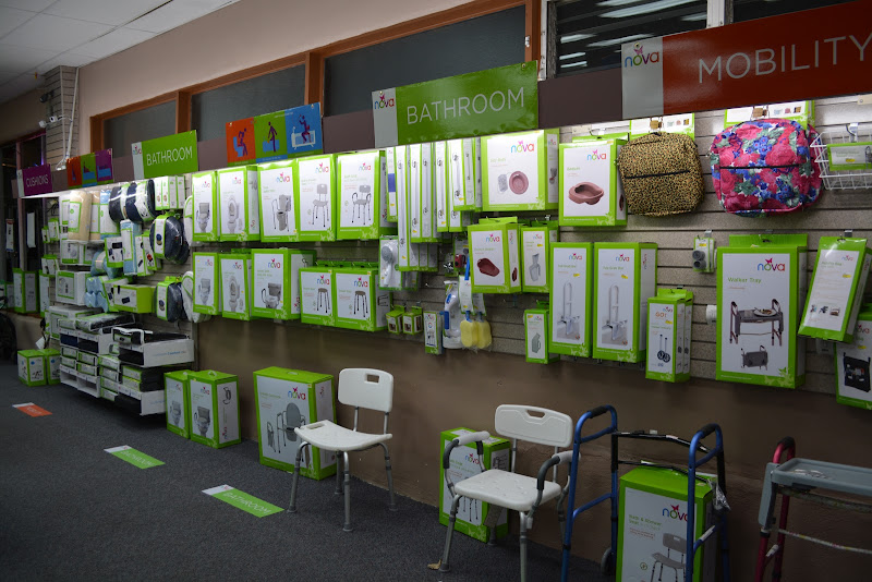 Leo's Lakeside Pharmacy 4