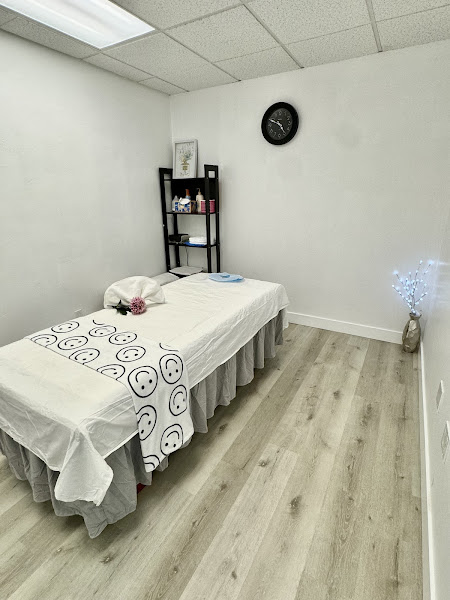 FC Nails & Lashes Spa 5