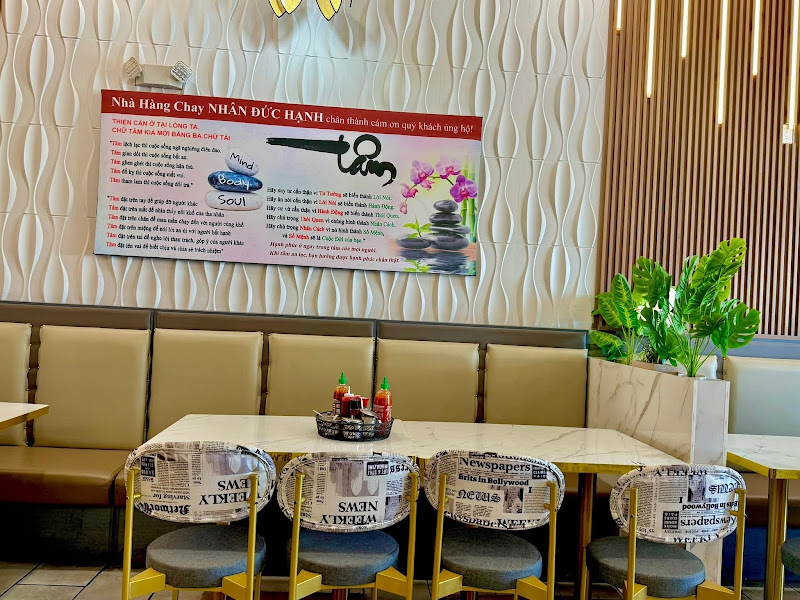 Nhan Duc Hanh Vegetarian Restaurant 1