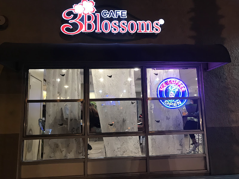 3 Blossoms Cafe 1