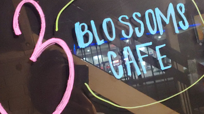 3 Blossoms Cafe 4