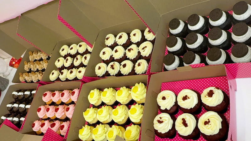Smallcakes: Cupcakery & Creamery 3