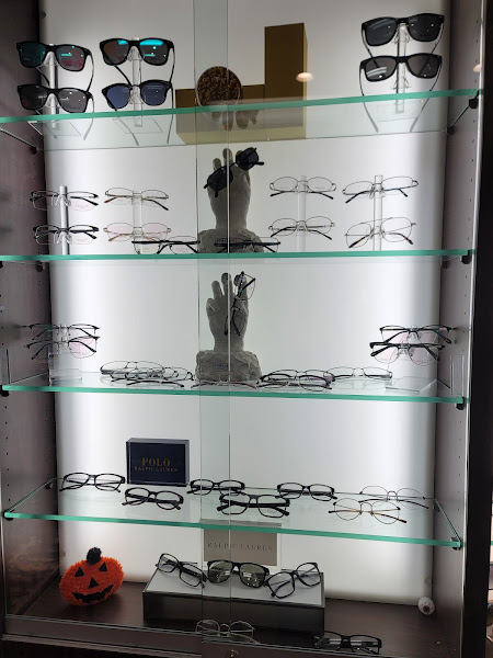 THE EYE DOCTOR OPTOMETRY 2