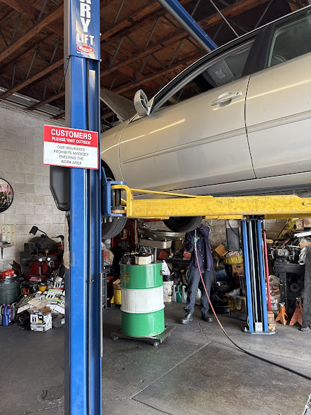 Lee's Auto Repair 3