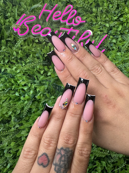 Pink nails design 4