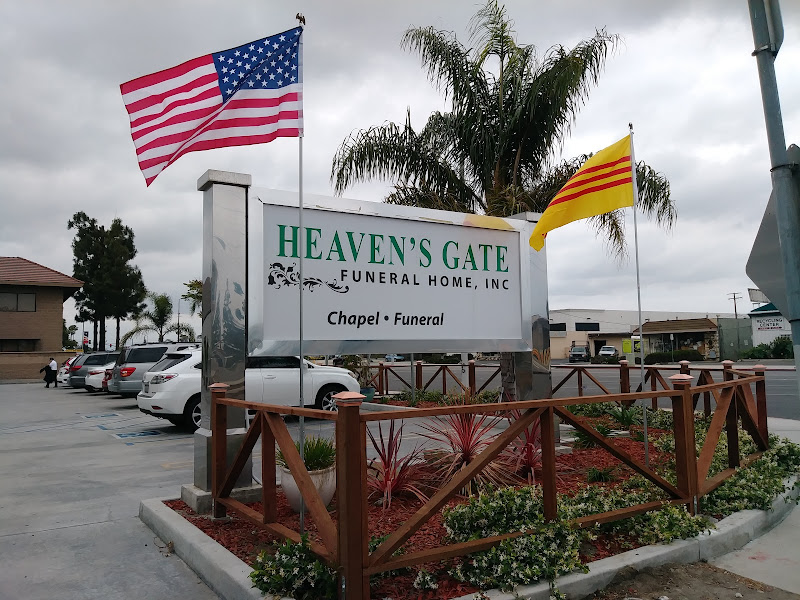 Heaven's Gate Funeral Home (Nhà Quàn Thiên Môn) 3