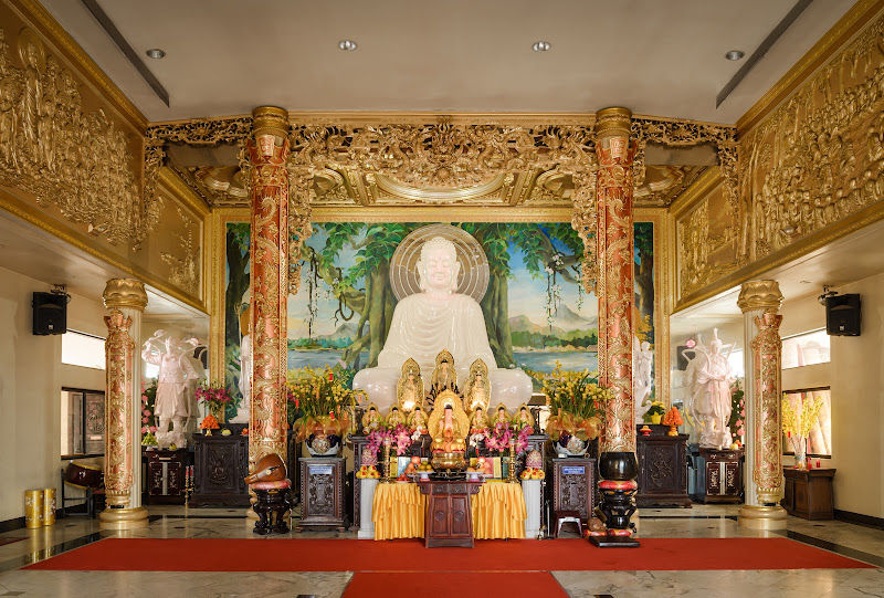 Hue Quang Buddhist Temple 3