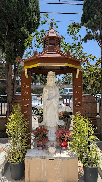 Hue Quang Buddhist Temple 5