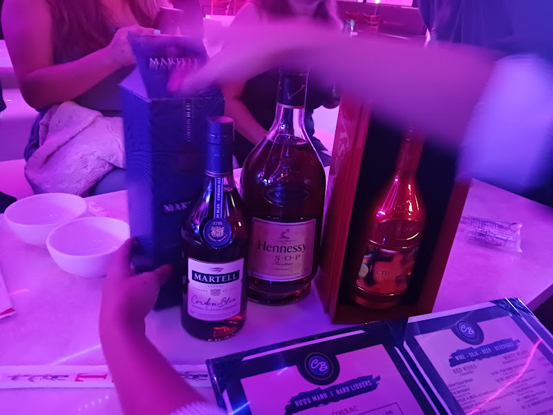 Cordon Blue Restaurant and Lounge 3