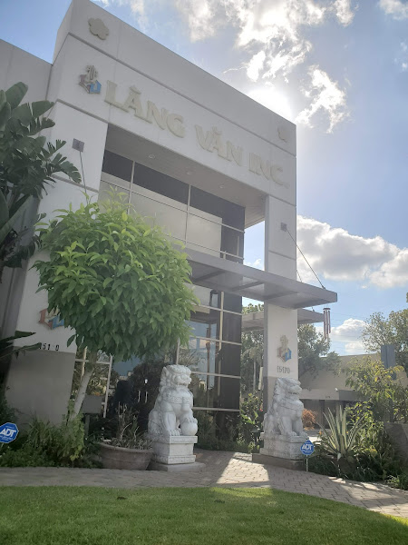 Lang Van Inc. 3