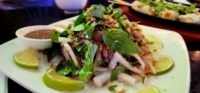Quan 10 Restaurant & Lounge 2