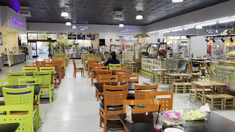 QT Golden Market Place and Food Court 2
