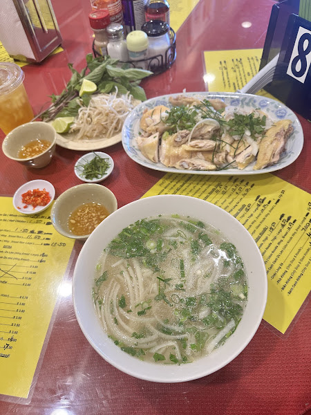 Pho Tuan Canh restaurant 4