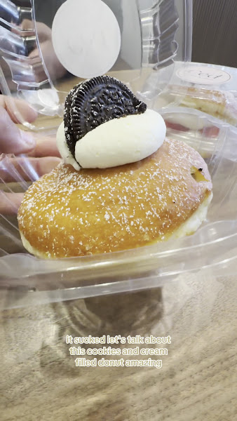 Céd Coffee & Donuts 2