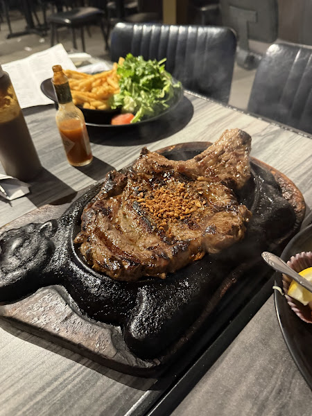 Cafe Artist Restaurant 4