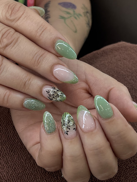 Thania Pro Nails