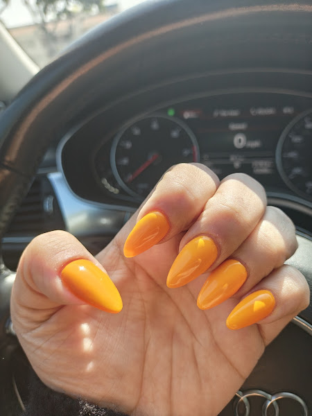 Thania Pro Nails 2