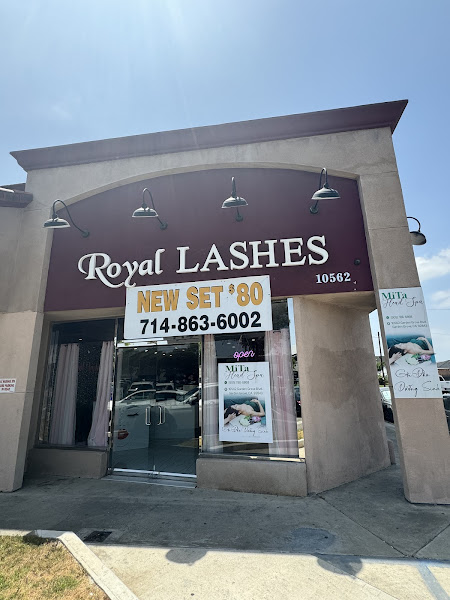 Royal Lashes 4