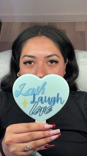 DANDU LASH ARTIST & WAXER 2