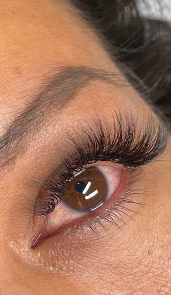 Hannah lash and brows 4