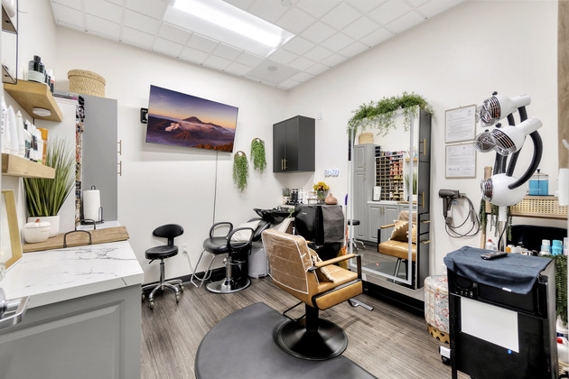 Sola Salons 3